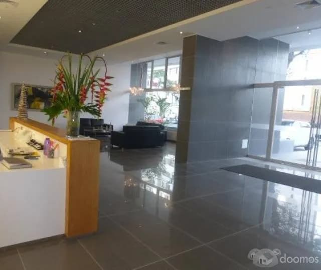 Alquiler de Oficina · 82m²,  2 Baños + 2 Estacionamientos + áreas comunes empresariales - 1