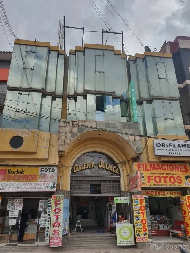 SE ALQUILA EDIFICIO COMERCIAL EN LA MISMA PLAZA DE ARMAS - 1