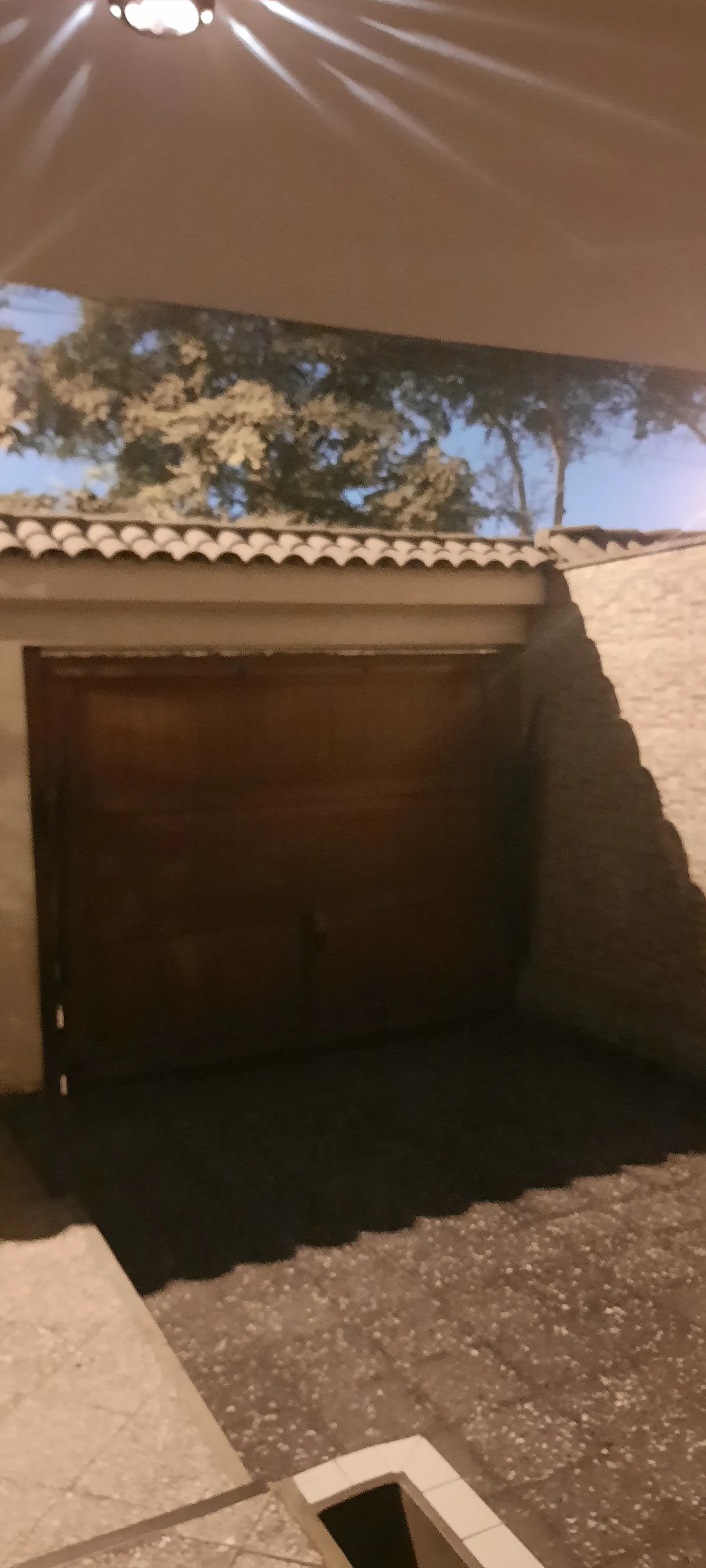 Cochera puerta libre - 1