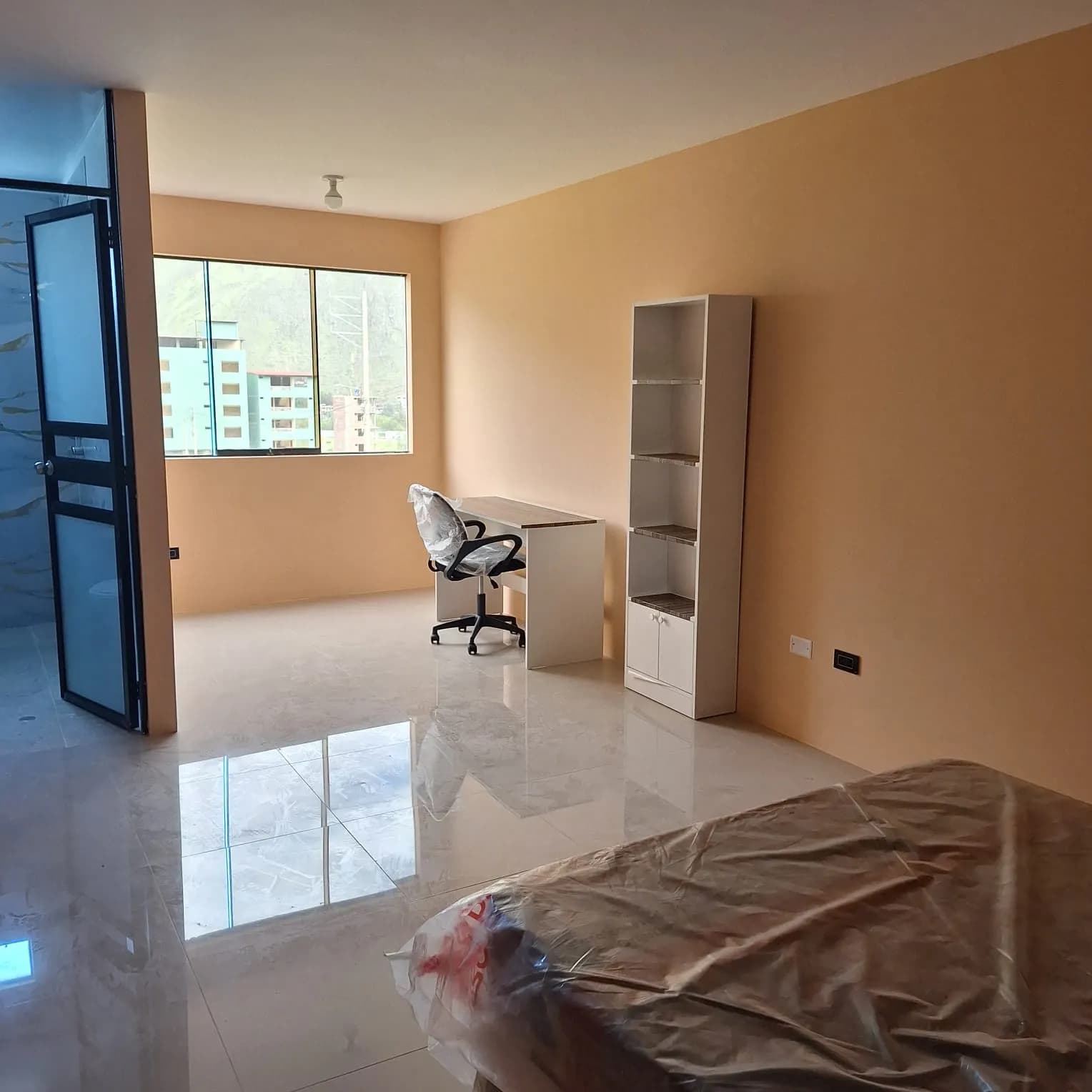 SE ALQUILA HABITACION / MINIDEPARTAMENTO CERCA UDH ESTRENO 2026 - 1