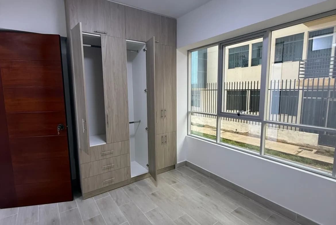 Se Vende Departamento de estreno 1er Piso con 3 Dorm – San Carlos - 1