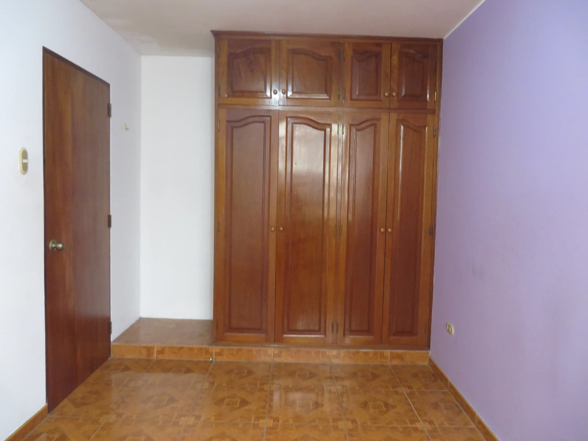 HABITACION    AMOBLADA  NO     FUMADOR    EN      SURCO ( POR LA CRUCETA ) - 1