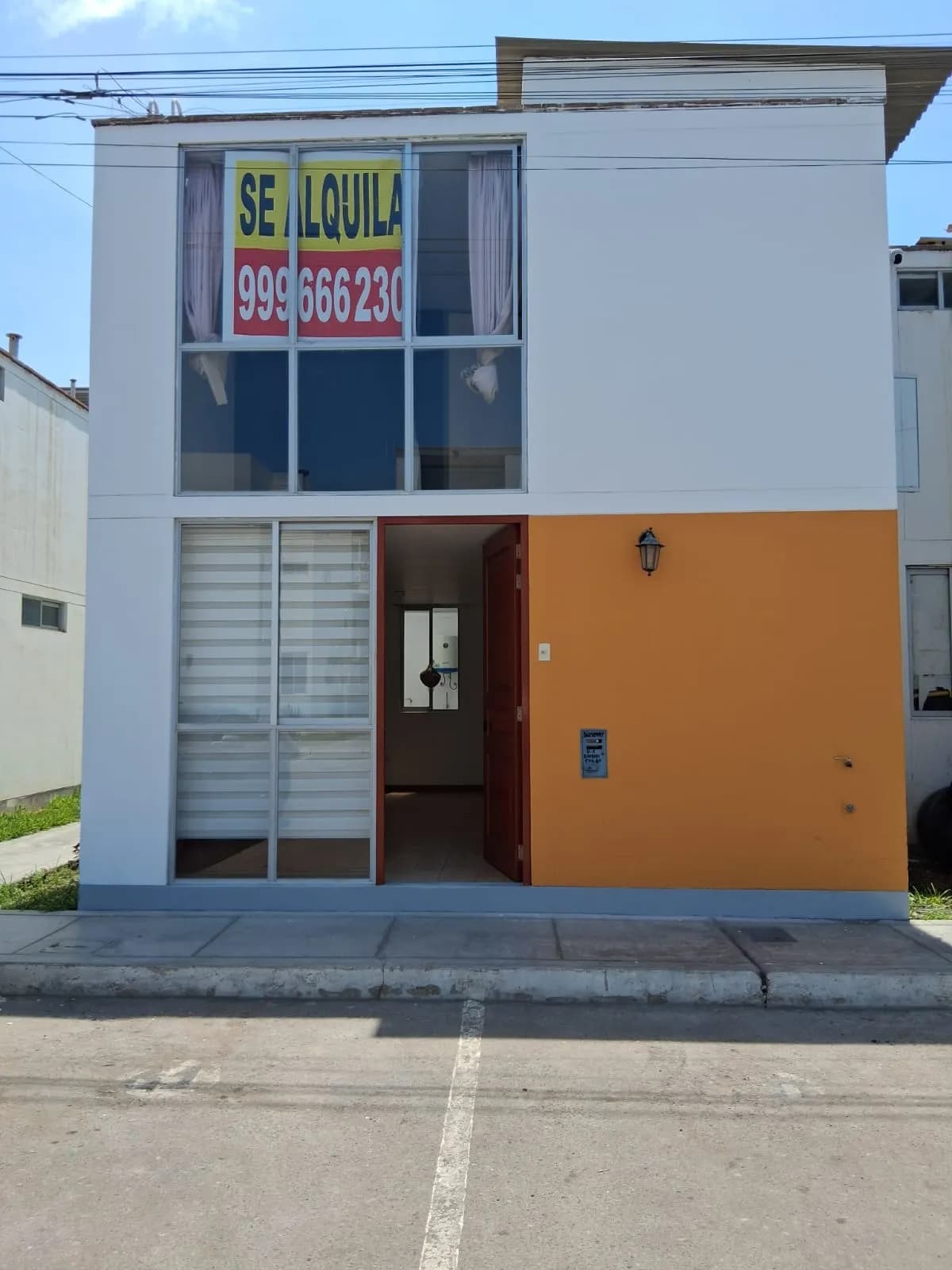 CASA DE 2 PISOS CONDOMINIO NUESTRA SRA. LA PAZ CHICLAYO. CASA K 1 - 1