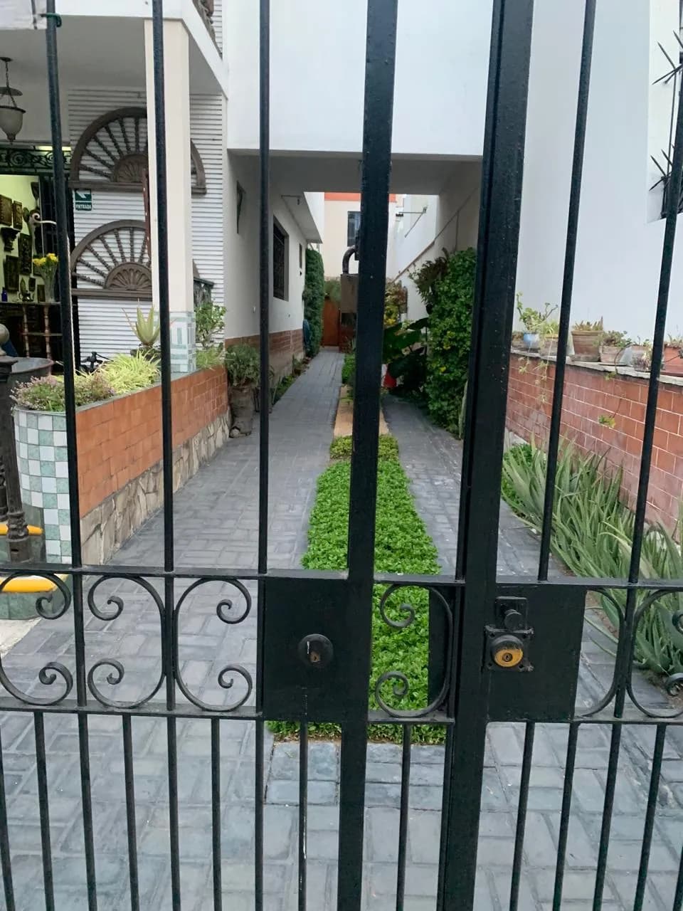 ¿Buscas estacionamiento en Miraflores? 🚗 - 1