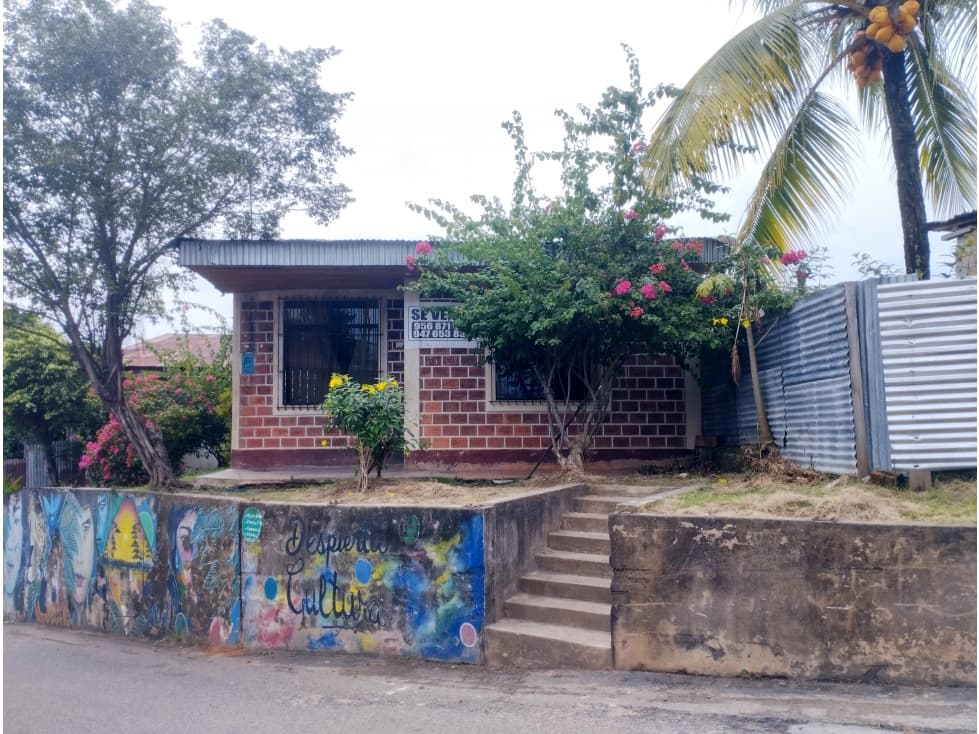 SE VENDE CASA EN YURIMAGUAS, LORETO - 1