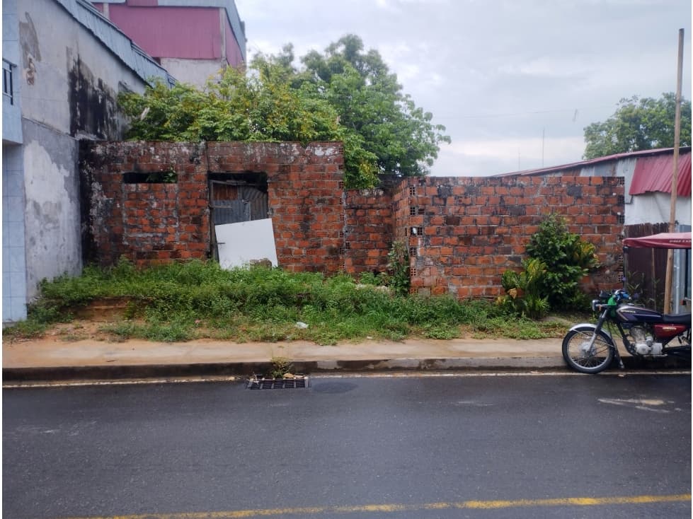SE VENDE TERRENO CON PRECIO DE OCASIÓN EN CENTRO DE YURIMAGUAS - 1