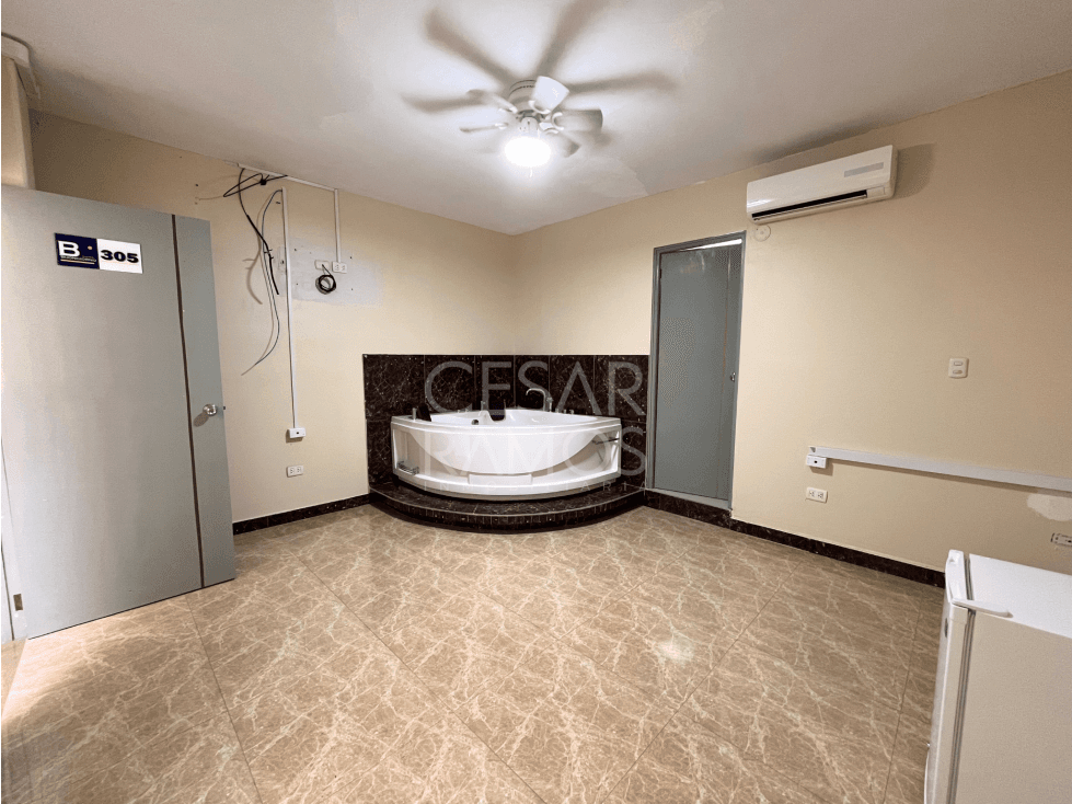 HOTEL EN VENTA O ALQUILER EN EL CENTRO DE SULLANA - 2