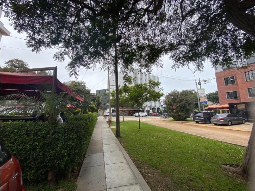 VENTA Miraflores, 1 Dor. cerca Colegio San Silvestre General Cordova - 1