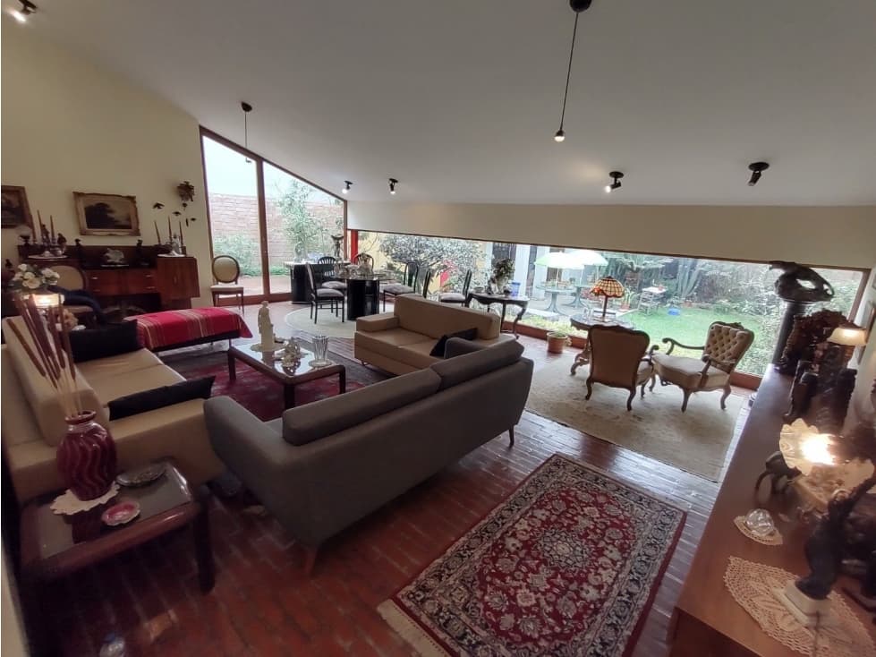LA MOLINA - VENTA LINDA CASA - ÁREA 484 m2 - 1