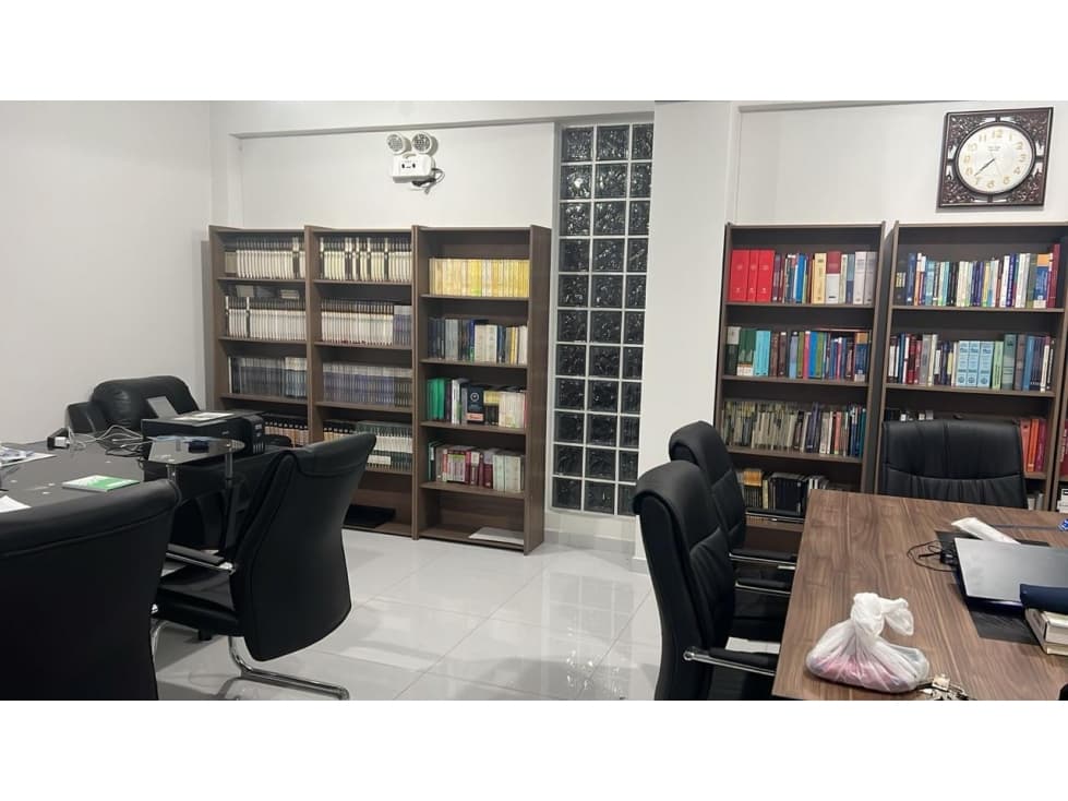 OFICINA EN CAYMA - 1