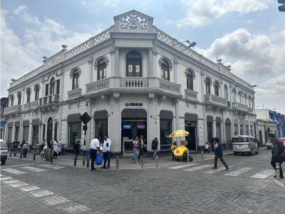 VENTA DE CASONA EN CENTRO HISTORICO DE AREQUIPA - 1