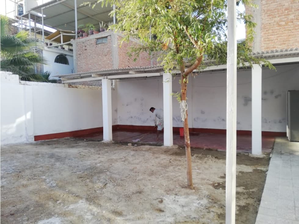 VENDO LINDA CASA EN URB. EL CHILCAL CERCA A REAL PLAZA - 1