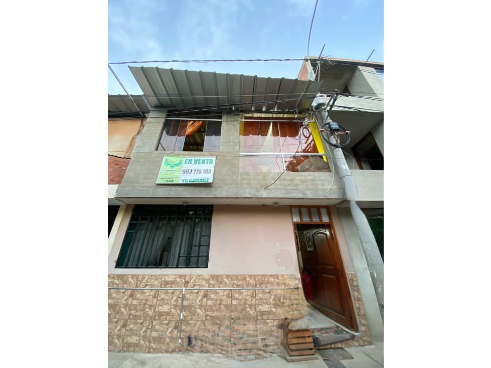 VENDO CASA DE DOS PISOS EN SOL DE PIURA - 1