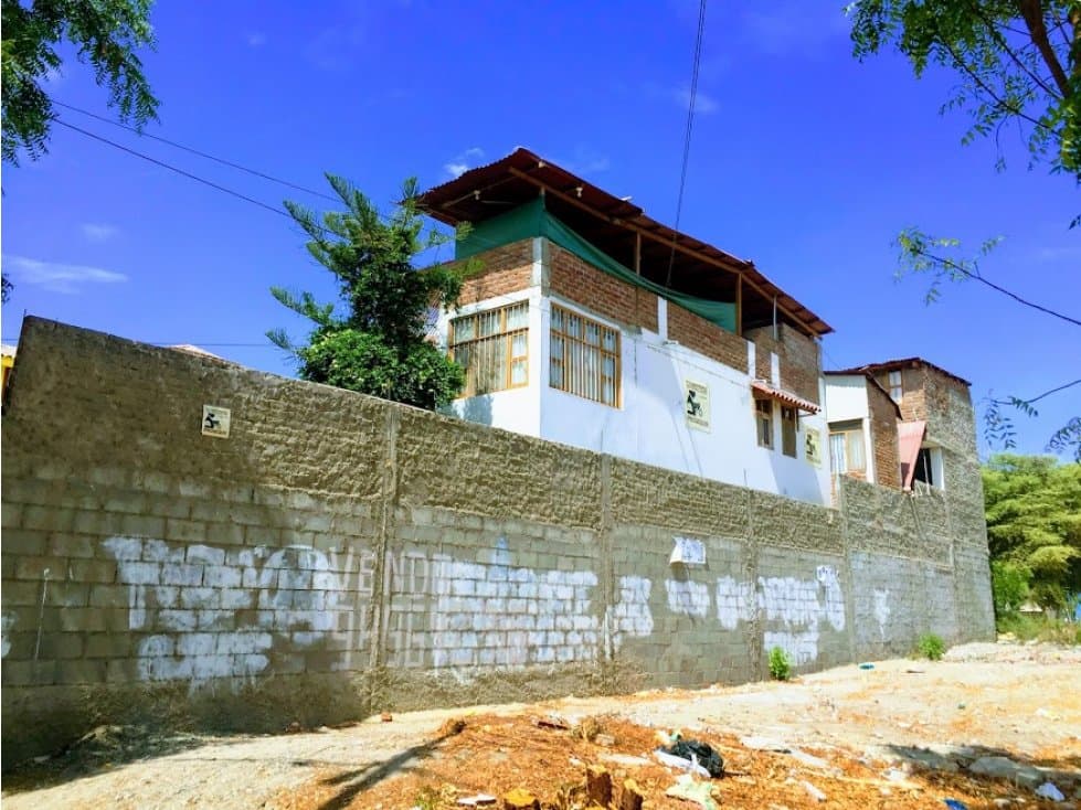 VENDO AMPLIA CASA Y CUARTOS PARA ALQUILER EN GERANIOS, PIURA - 1