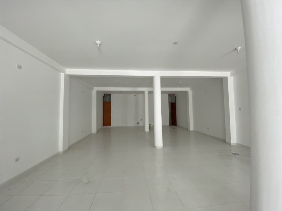 ALQUILO LOCAL EN AV. CASUARINAS - 1
