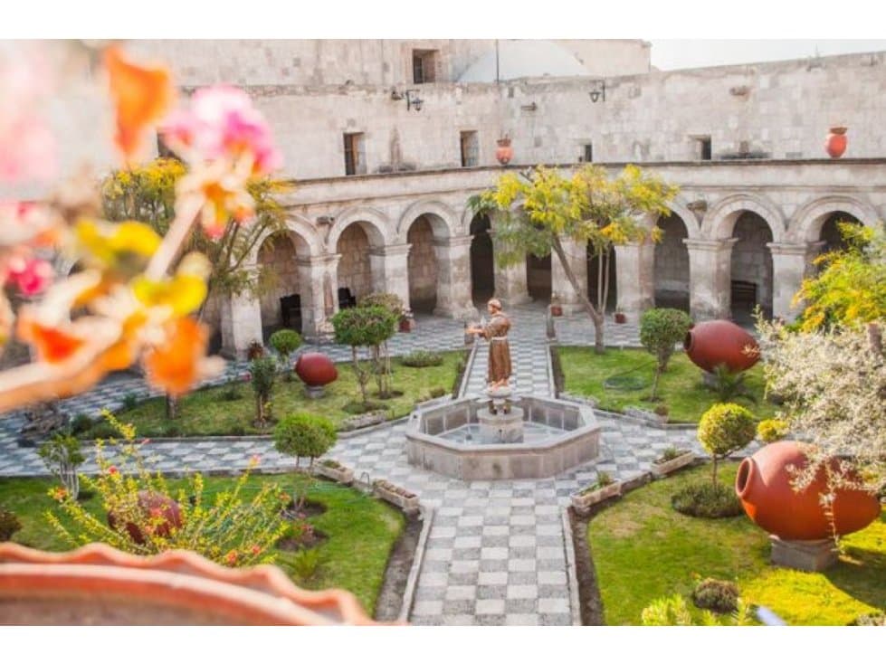 ALQUILER DE HERMOSO MONUMENTO HISTÓRICO - 1