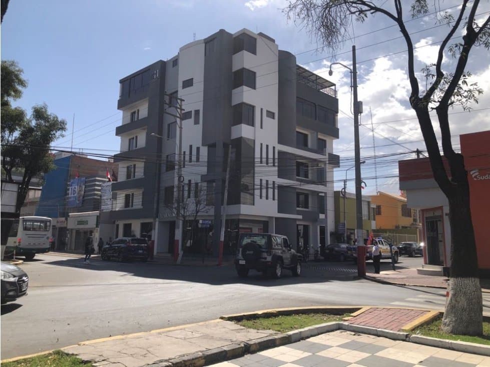 VENTA DE HOTEL EN FUNCIONAMIENTO EN YANAHUARA - 1