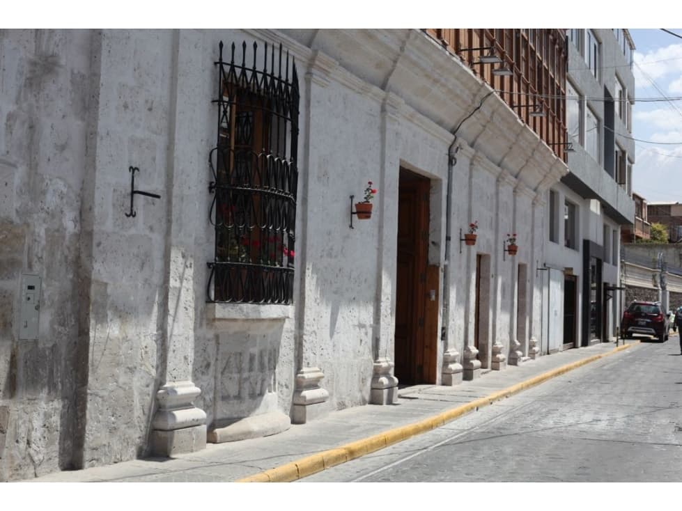 VENTA DE HERMOSA CASONA EN YANAHUARA - 1