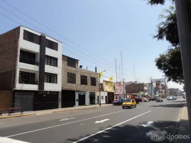 VENDO CASA CENTRO DE CHIMBOTE - 1