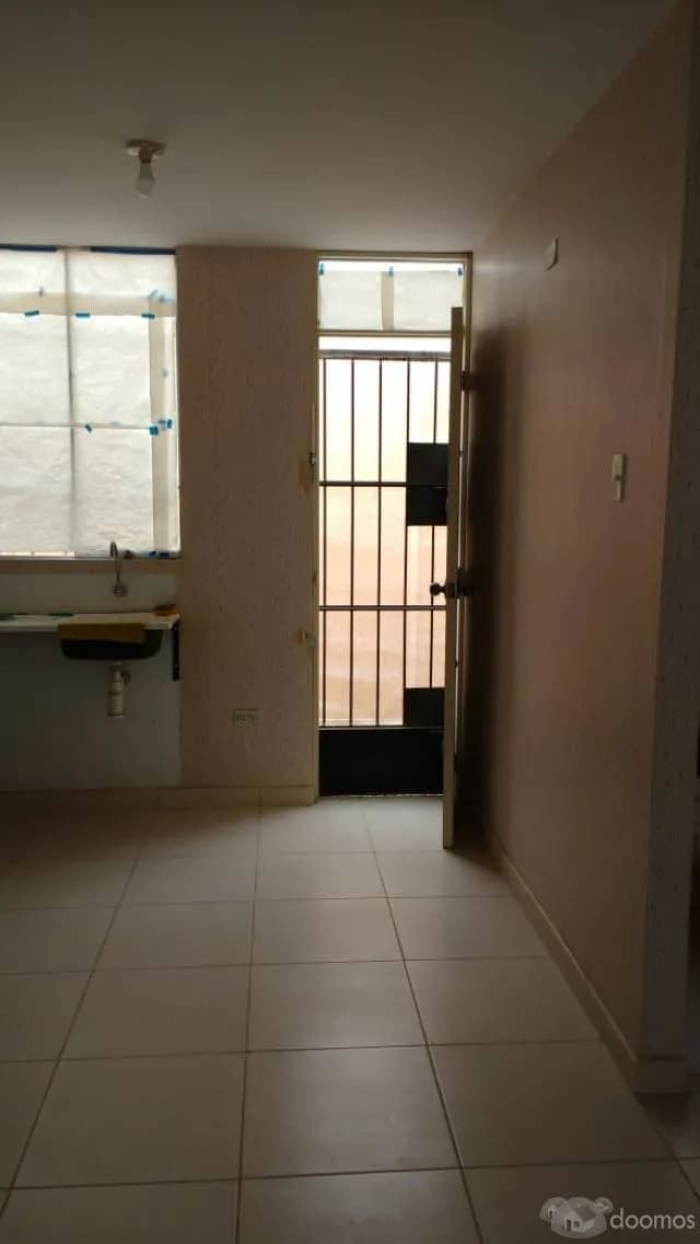 Venta de Casa Sol de la Florida Ica - 2