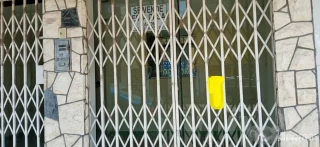 VENDO CASA DE 04 PISOS CON LOCAL PARA NEGOCIO EN EL 1ER PISO CON PUERTA A LA AVENIDA PRINCIPAL - 1