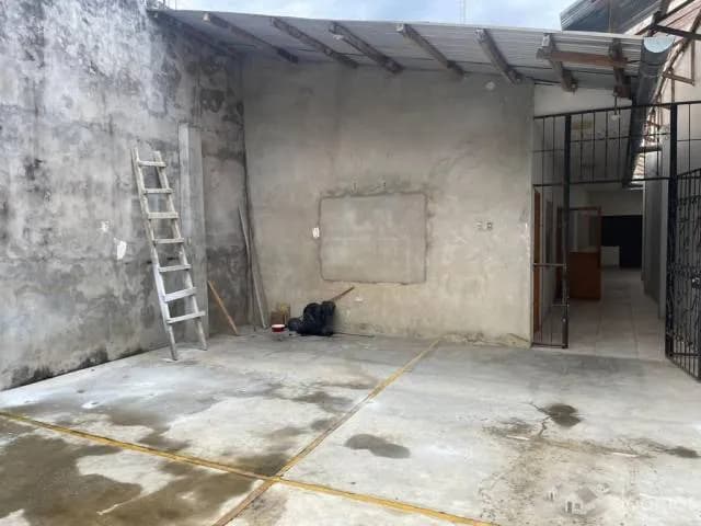 PROPIEDAD EN ZONA CENTRICA PARA VIVIENDA Y/O EMPRESA. - 2
