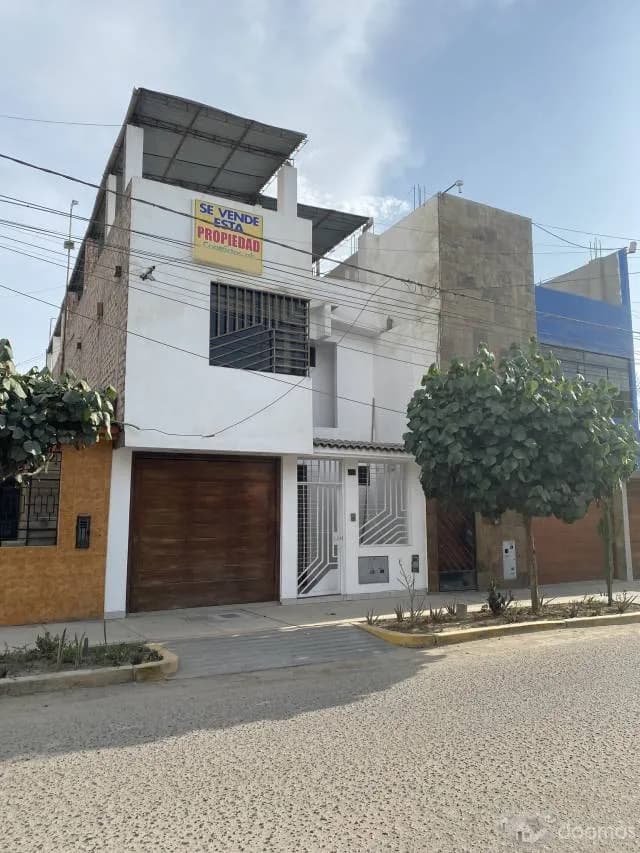 SE VENDE CASA DE 3 PISOS EN CHINCHA DE 127 M2 - 1