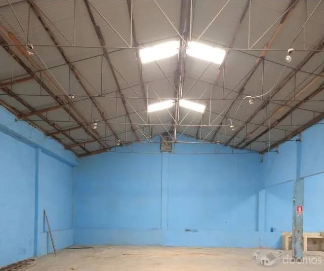 EXCELENTE LOCAL PARA ALMACEN O TIENDA - 2