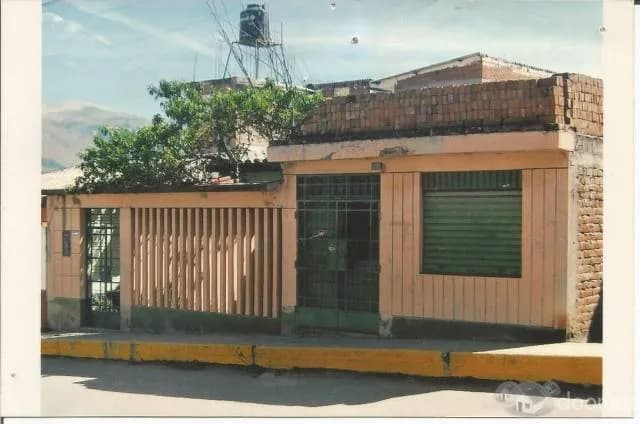 HUARAZ VENDO CASA CERCA DE LA PLAZA DE ARMAS - IDEAL PARA HOSPEDAJE, NEGOCIOS - 1
