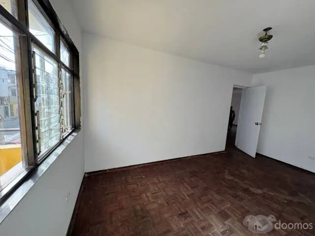 ¡Ocasión vendo o Alquilo Duplex en Urb. Santa Inés cerca barrio Medico! - 1