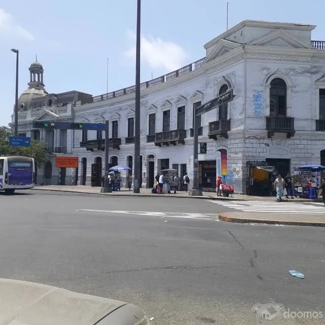 Vendo Inmueble en Plaza Bolognesi con Alfonso Ugarte - Breña - 1