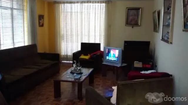 Alquilo Inmueble Excelentemente Ubicado. - 1