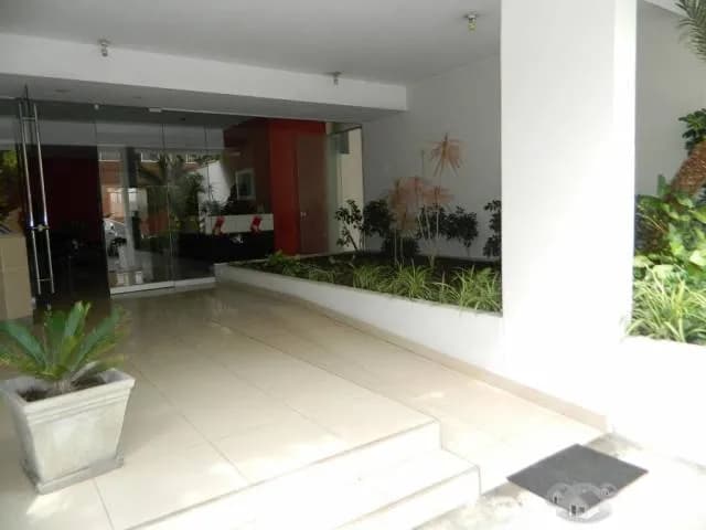 VENDO LINDO DPTO. DE ESTRENO EN EL PRIMER PISO CON COCHERA DE 128MTRS. EN US$124,000.00 DOLARES AMERICANOS. - 1