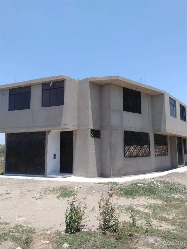 SE VENDE CASA DE 2 PISOS MULTIFAMILIAR POR ESTRENAR - 1