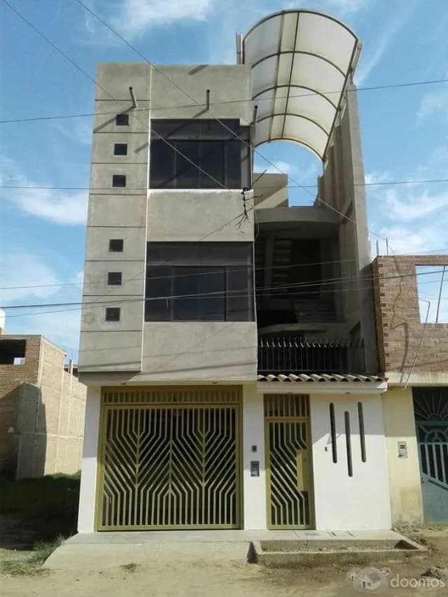 VENDO HERMOSA CASA DE 3 PISOS, ZONA TRANQUILA PARA VIVIR - 1
