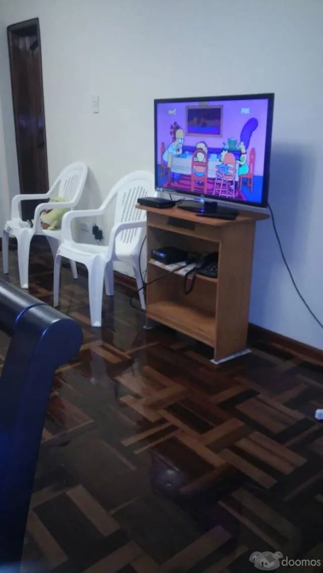 DEPARTAMENTO PARA ESTUDIANTE MUJER CERCA A LA UNIVERSIDAD DE LIMA, DENTRO DE CASA DE FAMILIA CONFORMADO POR MUJERES - 1