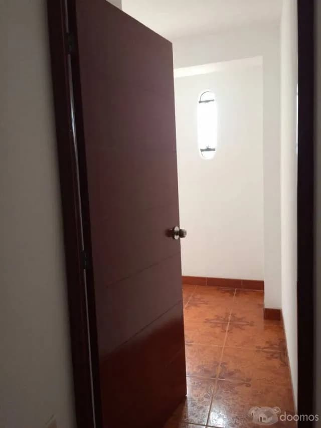 Alquilo MINI-DEPARTAMENTO con 2 habitaciones, sala, cocina comedor, baño. Precio S/. 450 SOLES. Ubicado en segunda cuadra de Jr. Jose Olaya - Barranca. Llamar al 967700206. - 1