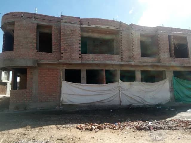 VENDO CASA EN CONSTRUCCIÓN-ESQUINA, SALIDA AREQUIPA (SAN JULIAN) - 1