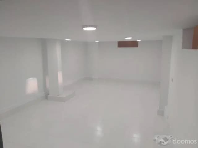 SE ALQUILA LOCAL COMERCIAL DE 450M2 A UNA CUADRA DEL PARQUE CENTRAL HUANTA - 2