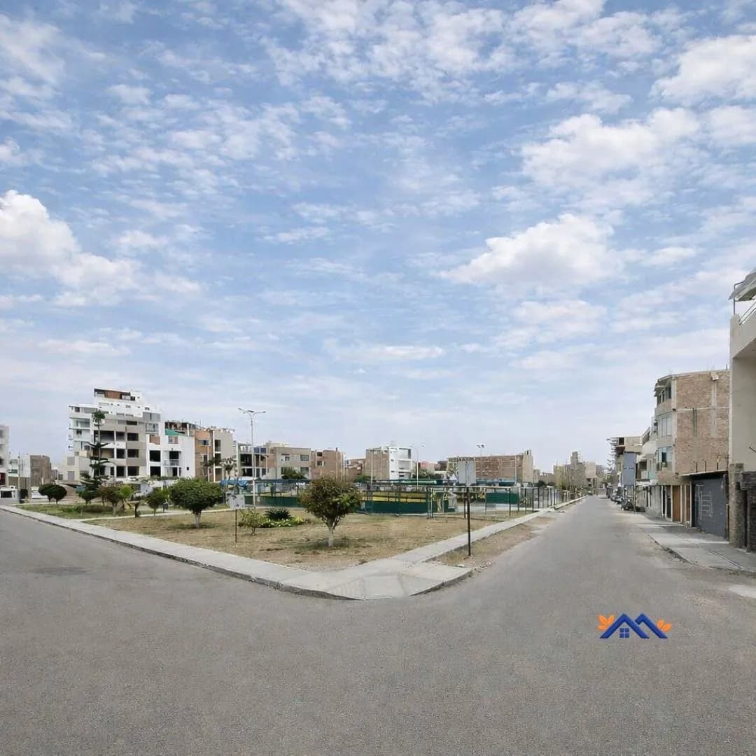 Terreno en Venta – Av. Metropolitana 120 m² - 1