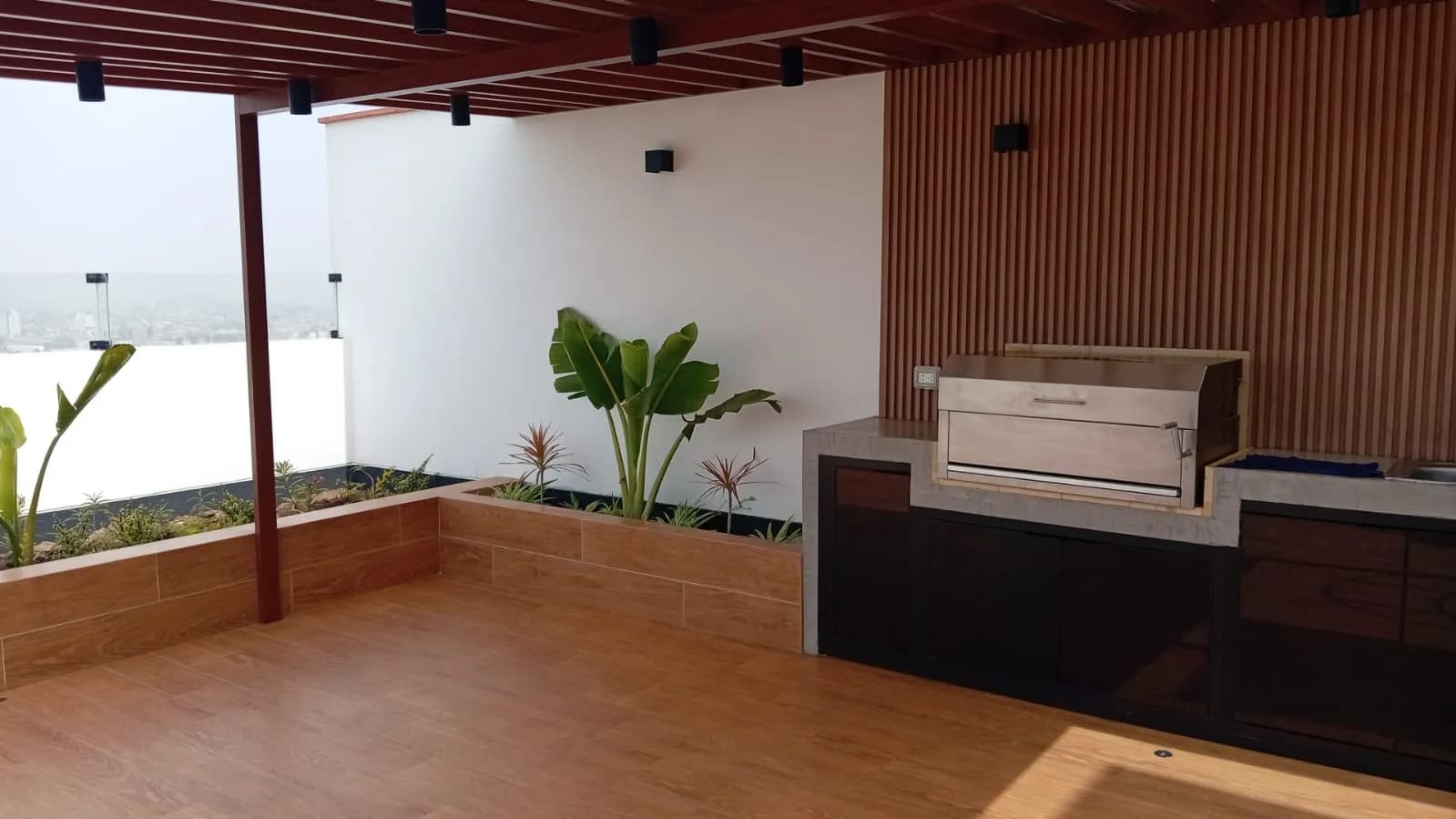 DEPARTAMENTO DE ESTRENO + COCHERA Y DEPOSITO - 1