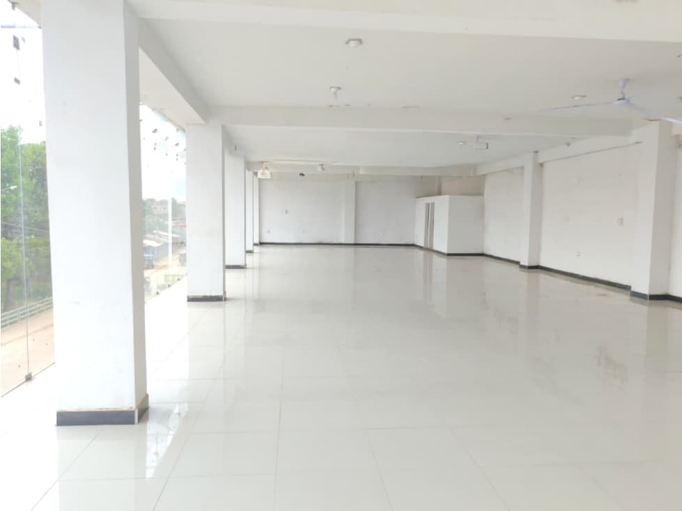 i025061 ALQUILER LOCAL COMERCIAL EN ESQUINA - YARINACOCHA - 2