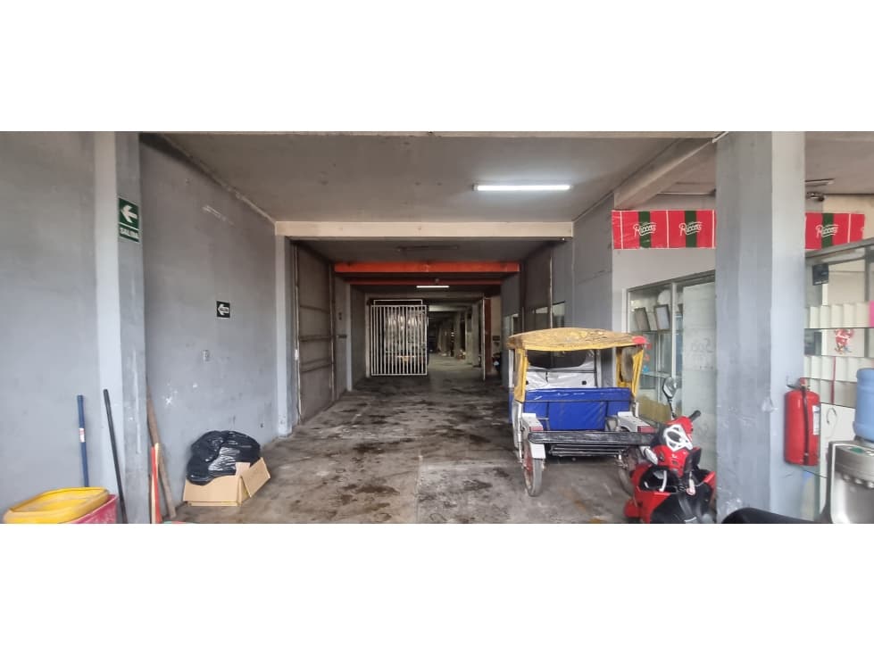 Se vende Almacén Comercial en Iquitos - 2