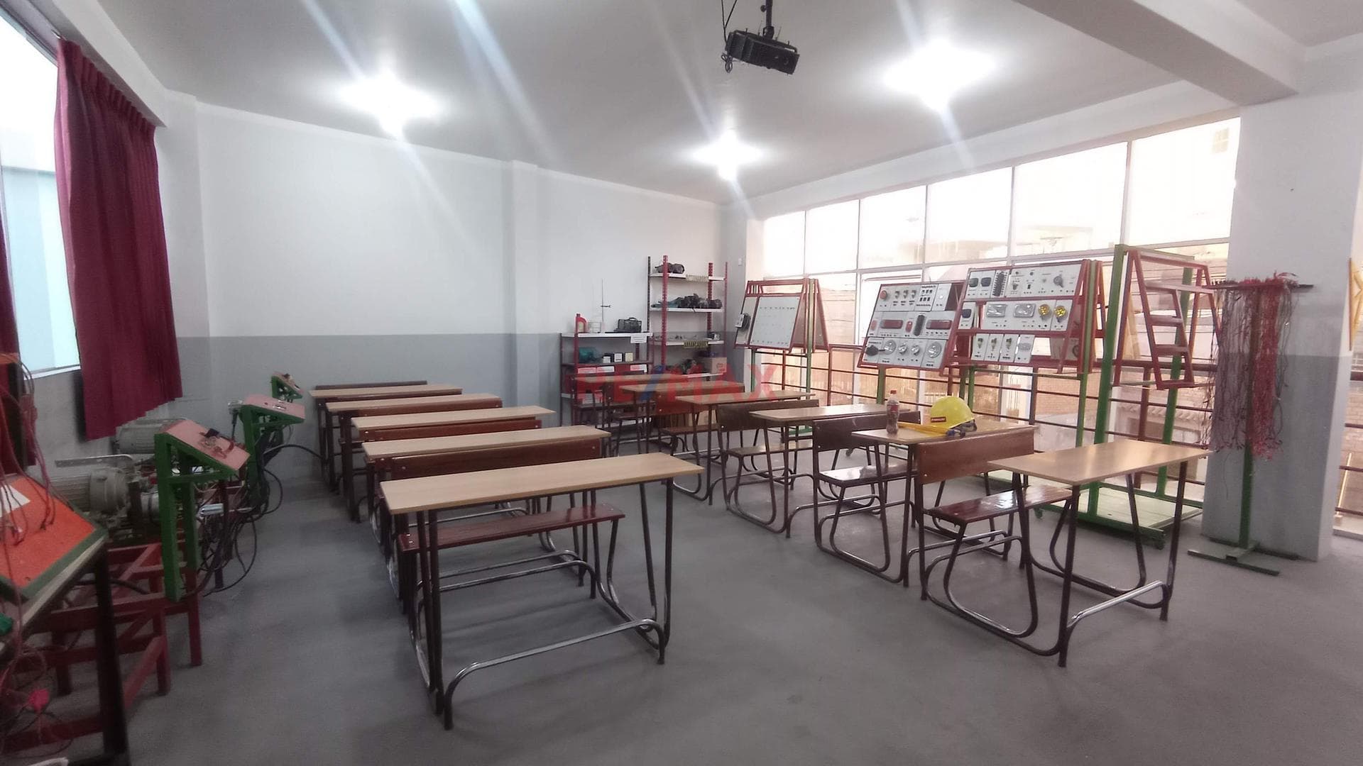 Local comercial, ideal para institutos o colegios - 2