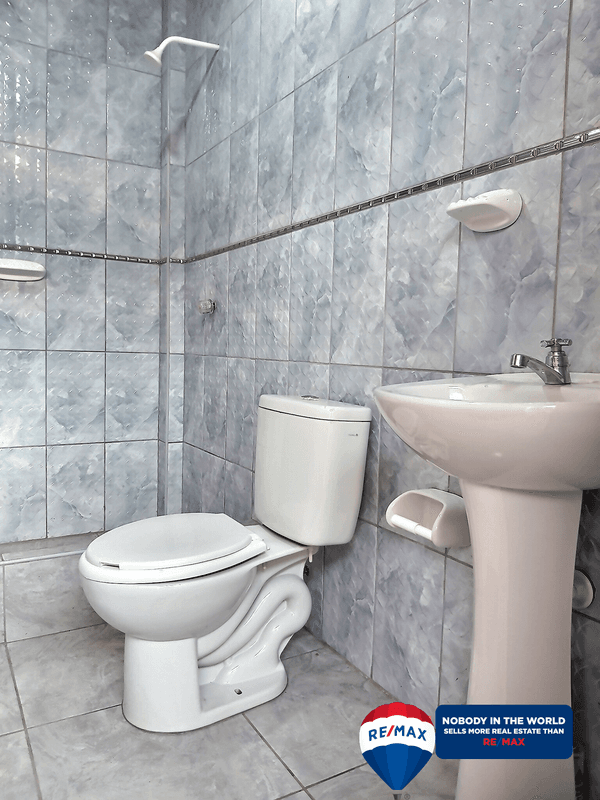 SE VENDE CASA 2 PISOS CERCA A PLAZA VEA CHACARERO - 2