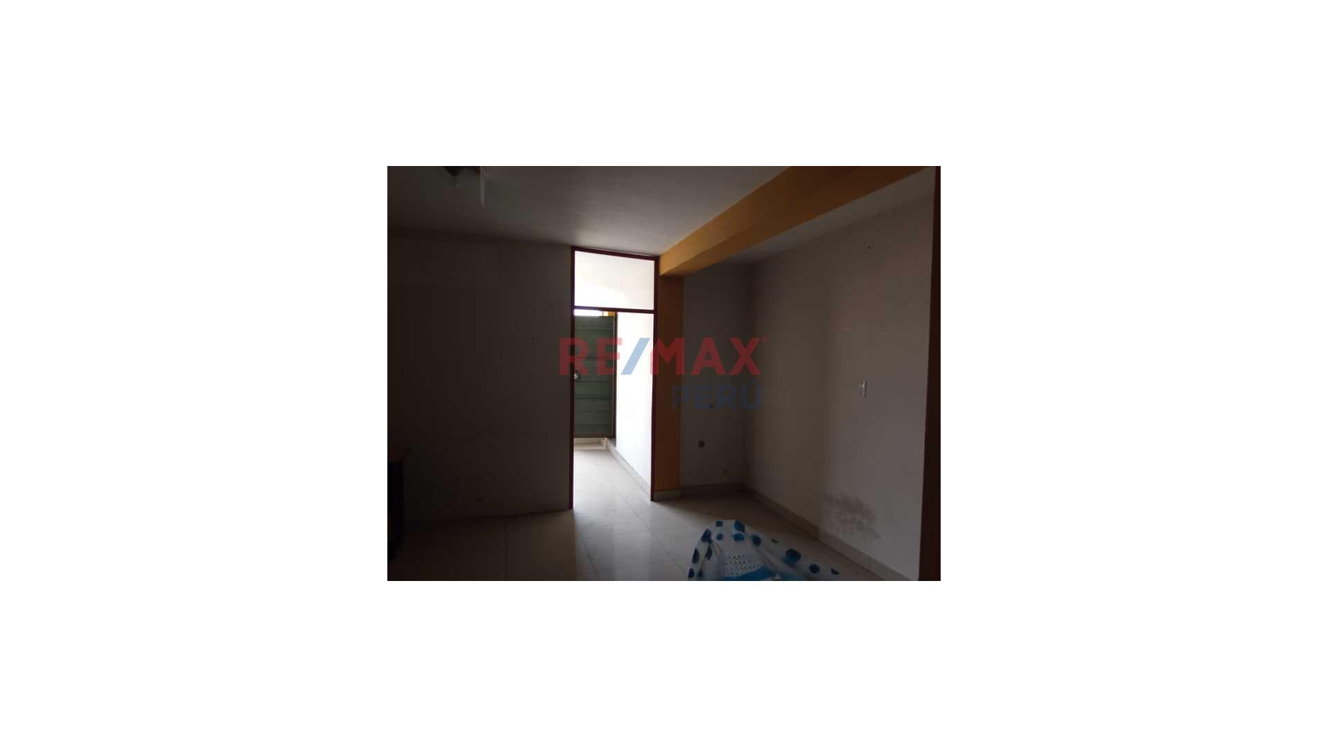 Alquilo local comercial en Avenida Goyeneche - 1