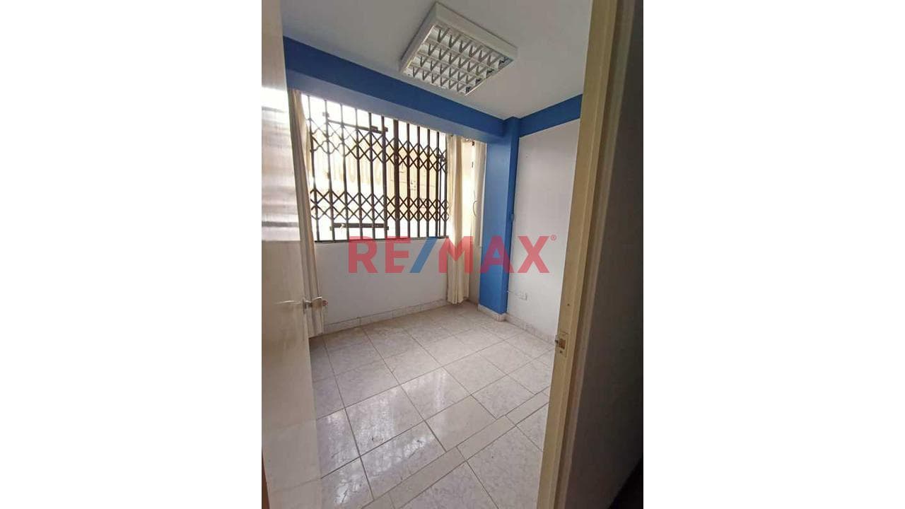 GRAN OPORTUNIDAD VENTA DE OFICINA CENTRO DE CHICLAYO - 2