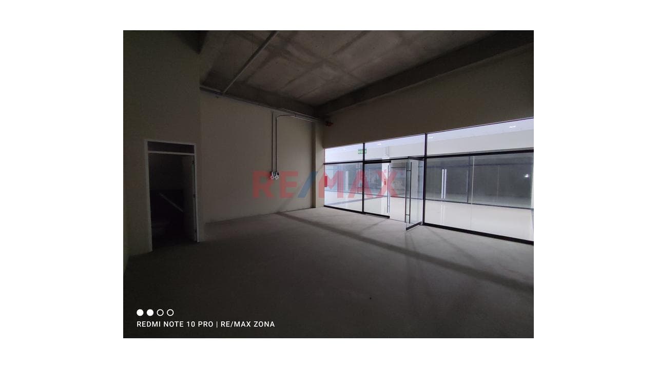 Re/max Zona Inmobiliaria Alquila Local Comercial de 57.40 m² | - 2