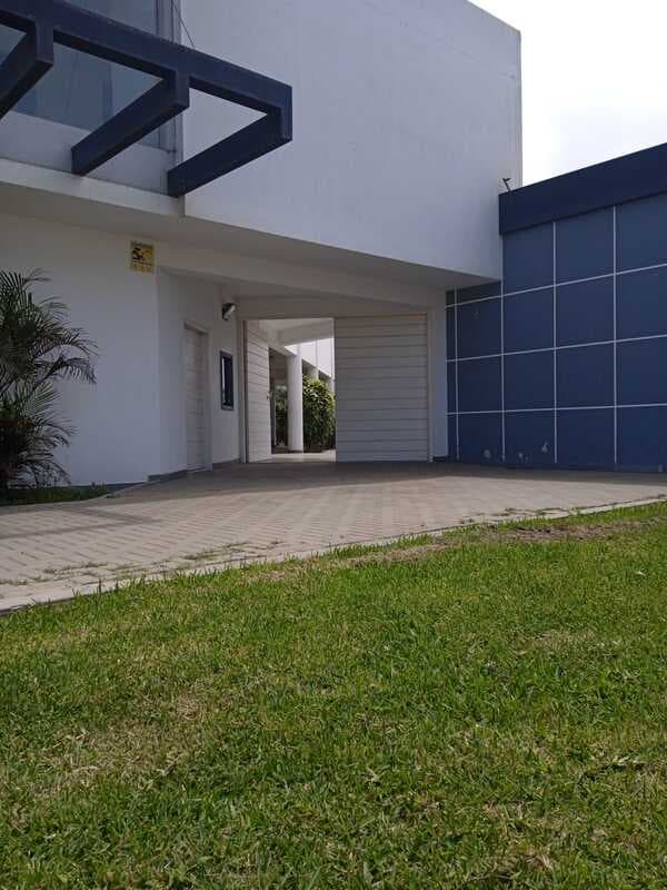 HERMOSO LOCAL ADECUADO PARA OFICINAS ADMINISTRATIVAS-LAS PALMAS DE EL GOLF - 1
