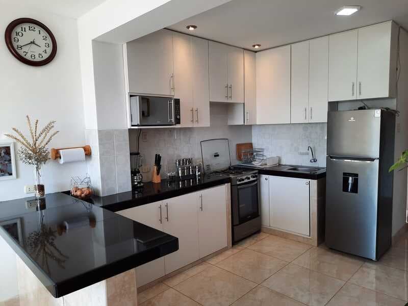 APROVECHA VENTA DE LOCAL COMERCIAL + 2 DEPARTAMENTOS - 2